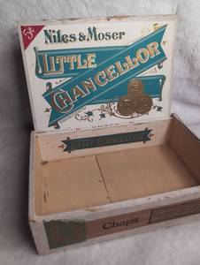 lot 1508 image: Niles & Moser Little Chancellor Wooden Cigar Box