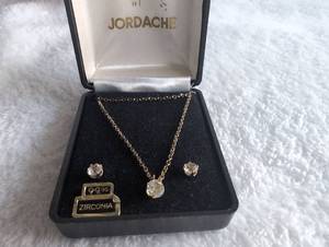 lot 2005 image: Jordache Zirconia Jewelry Set with Necklace and Earrings