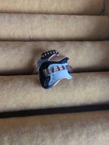 lot 2013 image: Electric Guitar Wrap Ring - Size 9