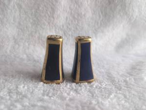 lot 2512 image: Gold and Navy Blue Mini Salt and Pepper Shaker Set