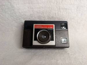 lot 3505 image: Kodak Instamatic X-15F Film Camera