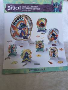 lot 5003 image: Disney Stitch Table Decorations Party Kit