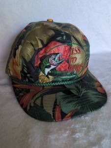 lot 5025 image: Bass Pro Shops Hawaiian Tropical Print Snapback Hat