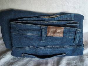 lot 5026 image: Kirkland Signature Mens Blue Jeans Size 42x30