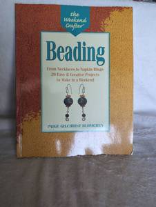 lot 5036 image: Weekend Crafter Beading Book by Paige Gilchrist Blomgren