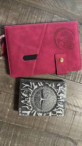 lot 189 image: Handcrafted Leather Portfolio Case with Decorative Tree Design with Smaller Tree Notebook included. - Retail $25
