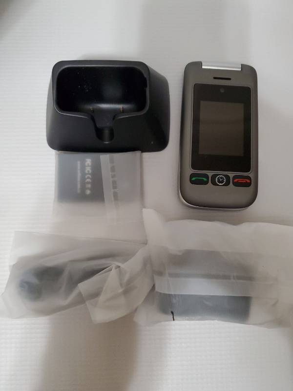 lot 36141 image: G6 Pro Grey - 4G LTE Flip Phone Unlocked��Cell Phone for Seniors 2.4 Dual-LCD SOS Button Loudspeaker Camera Charging Dock Talking Clock Speed Dial Hands-free Dumb Phone Caller-ID Large Fonts - Retail $58