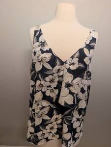 lot 3037 image: Belle Du Soir Womens Floral Sleeveless Top with Back Cutout Detail