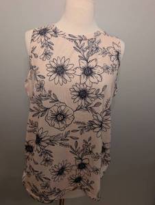 lot 3039 image: Sampeel Sleeveless Blouse with Black Floral Print Pattern - Size Large