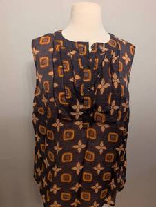 lot 3040 image: Cabi Brown Geometric Print Sleeveless Blouse - Size Large