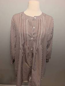 lot 3050 image: EWEI Striped Button-Down Shirt with Smocked Cuffs - Size Large