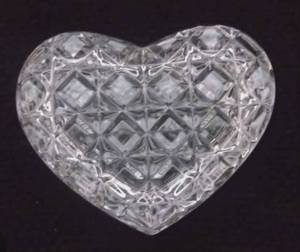 lot 3013 image: Crystal Heart Shaped Jewelry Box