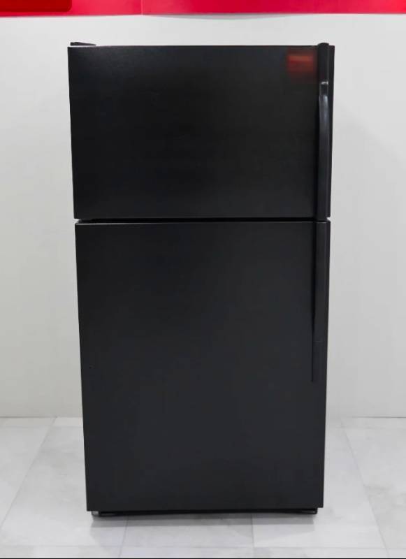lot 20523 image: Black Top Freezer Refrigerator - Retail $800