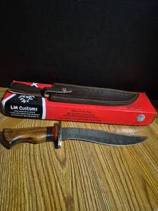 lot 29 image: LM Customs Handmade Damascus Steel Fixed Blade Knife with Wood Handle and Leather Sheath