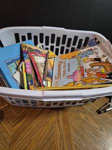 lot 46 image: Mixed Childrens Book Collection