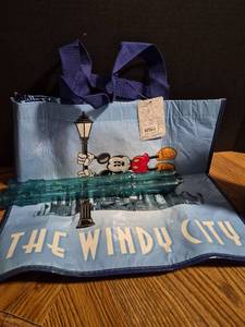 lot 57 image: Disney Mickey Mouse The Windy City Chicago Tote Bag