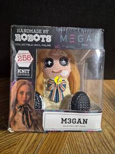 lot 58 image: M3GAN Handmade by Robots Collectible Vinyl Figure Knit Series #258