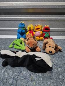 lot 69 image: Mixed Plush Toy Collection Lot