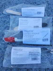 lot 74 image: Pampered Chef Kitchen Utensil Set