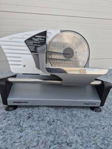 lot 100 image: Waring Pro Food Slicer Electric Meat Cheese Deli Slicer - New Old Stock May Need Cleaning and Slide Lubricated