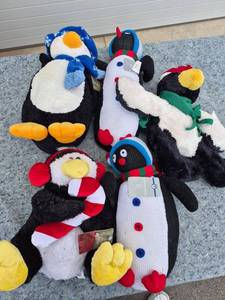 lot 103 image: Christmas Holiday Penguin Plush Toy Collection