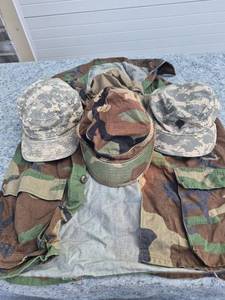 lot 120 image: US Army Military Camouflage Patrol Caps and Uniform Lot - See All Pictures For Up Closes