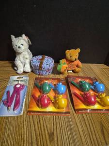 lot 154 image: Mixed Toys and Party Items Lot