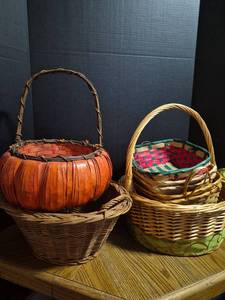 lot 157 image: Handwoven Wicker Basket Collection with Pumpkin Shaped Centerpiece