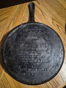 lot 169 image: Wagners 1891 Original 10.5 Inch Skillet