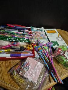 lot 180 image: Mixed School and Office Supply Bundle