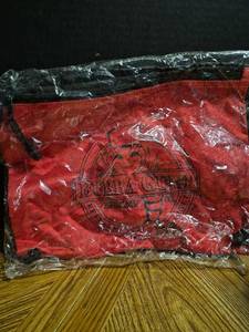 lot 187 image: Bubba Gump Shrimp Co. Red Mesh Bag