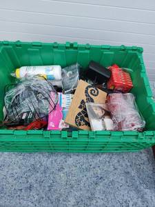 lot 251 image: Mixed Electronics and Media Bundle