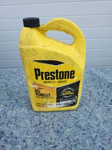lot 258 image: Prestone Antifreeze Coolant 1 Gallon Jug