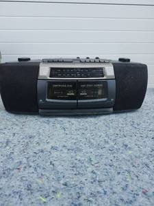 lot 267 image: Dual Cassette Player Radio Boombox