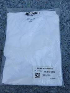 lot 273 image: Amazon Essentials White V-Neck T-Shirt Size Medium