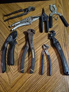 lot 306 image: Mixed Hand Tool Collection Pliers and Wrenches Set