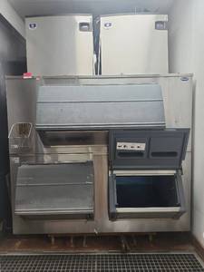 Commercial Laboratory Freezer Unit with Ice Machine