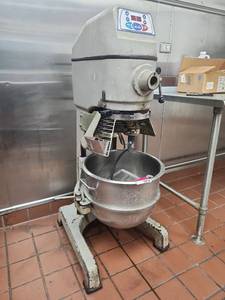 lot 15714 image: Globe SP30 Commercial Food Mixer 30 Quart Stand Mixer