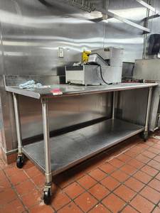 lot 15723 image: Commercial Stainless Steel Prep Table