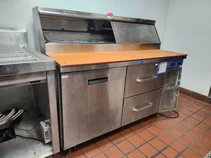 lot 15732 image: Commercial Refrigerated Prep Station with Drawers