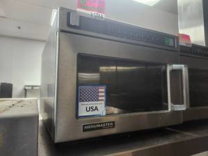 lot 15744 image: MenuMaster Commercial Microwave Model MDC212