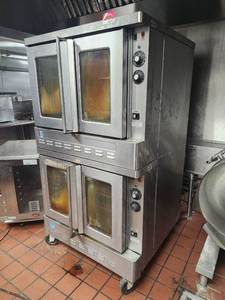 lot 15756 image: Blodgett Double Stack Commercial Convection Oven