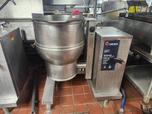 lot 15758 image: Groen Commercial Steam Jacketed Kettle