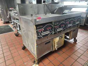 lot 15760 image: Henny Penny Commercial Deep Fryer Station