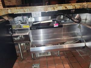 lot 15783 image: Perlick Commercial Stainless Steel Sinks