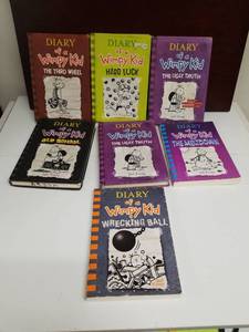 lot 2202 image: Diary of a Wimpy Kid Book Collection Set