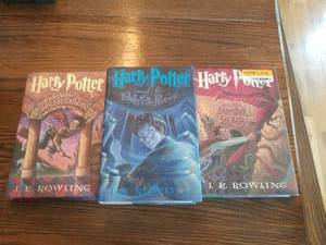 lot 2272 image: LOT OF HARRY POTTER BOOKS