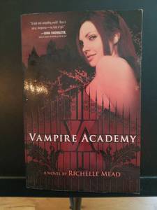 lot 2308 image: Vampire Academy Novel by Richelle Mead