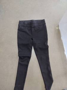 lot 2198 image: Ladies stretchy yoga pants size M black