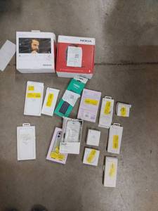 lot 5466 image: Various electronics pack of 15